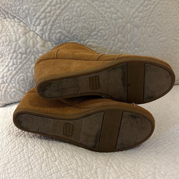 TOMS - Picture 3 of 4